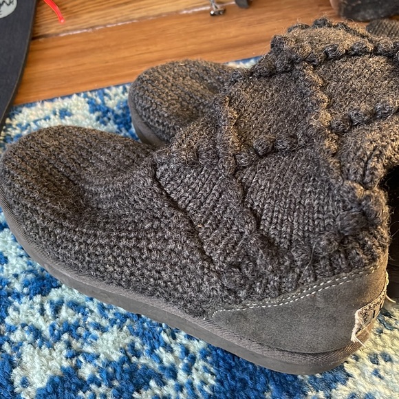 Uggs - Picture 3 of 3